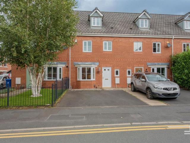 Windermere Road, Leigh WN7 4 bed townhouse to rent £1,350 pcm £312 pw