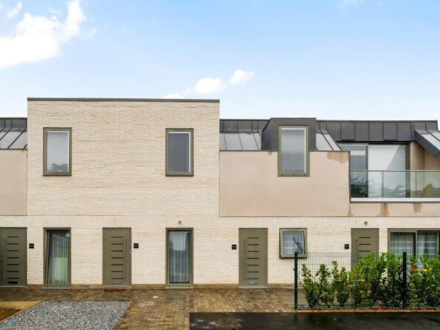 Winders Close Beckenham BR3 2 bed flat to rent £1,950 pcm £450 pw