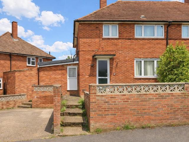 Windham Avenue, Croydon Studio to rent £948 pcm £219 pw