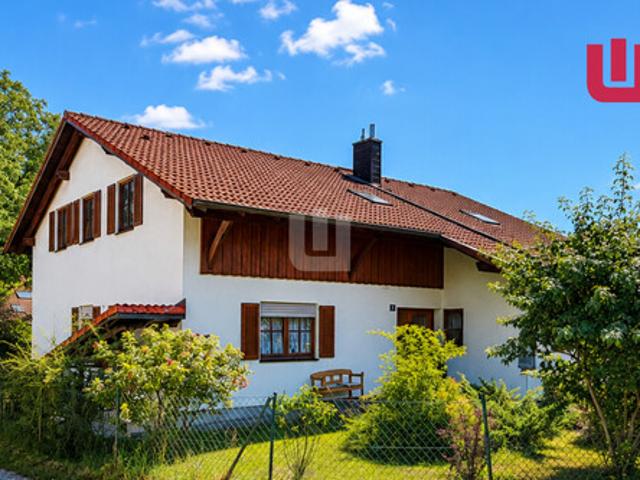 WINDISCH Großzügige 4 Zimmer Dachgeschosswohnung mit sonnigen Balkon in WörthseeEtterschlag