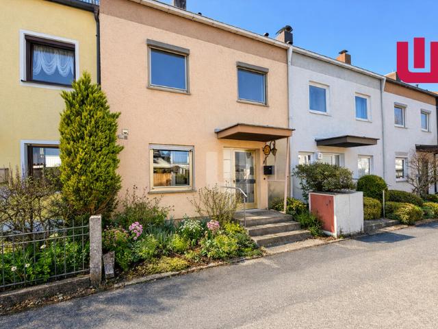 WINDISCH IMMOBILIEN Renovierungsbedürftiges RMH mit viel Potential in familienfreundlicher Lage
