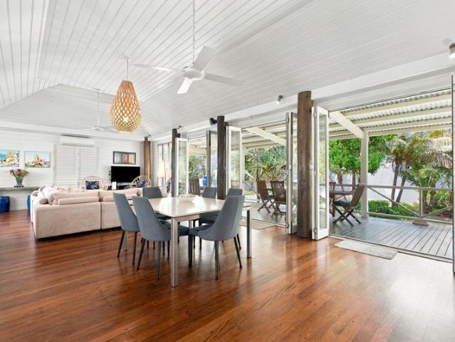 Windjana An Absolute Beachfront Icon of Tropical Luxury !