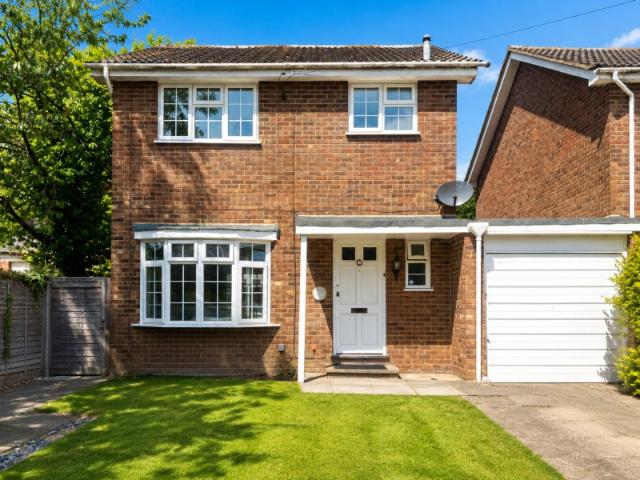 Windle Close, Windlesham 3 bedrooms Property for lettings Seymours