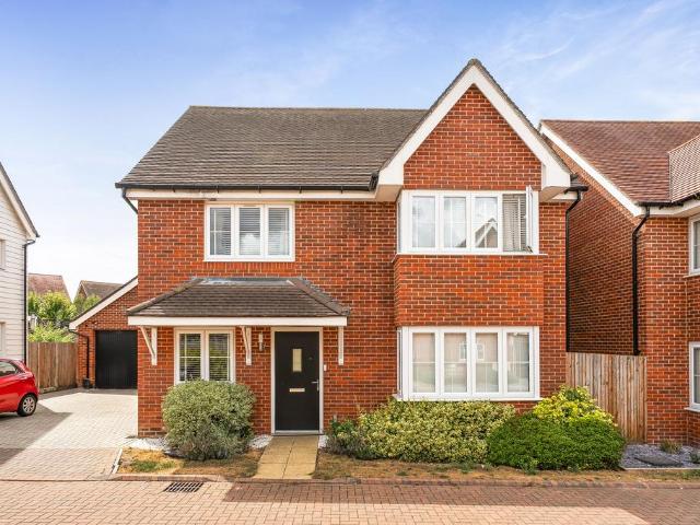 Windmill Crescent, Headcorn, Ashford 4 bed detached house to rent £2,200 pcm £508 pw
