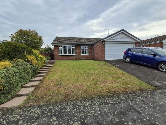 Windmill Drive, Crewe CW3 2 bed detached bungalow to rent £1,350 pcm £312 pw