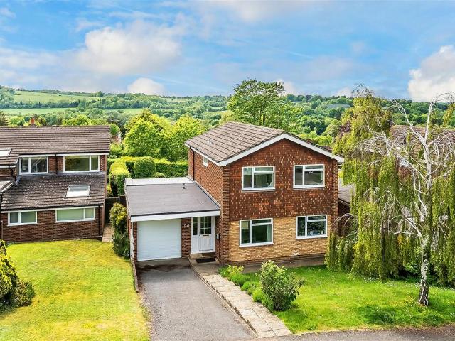 WINDMILL DRIVE, LEATHERHEAD, KT22 3 bed detached house to rent £3,200 pcm £738 pw