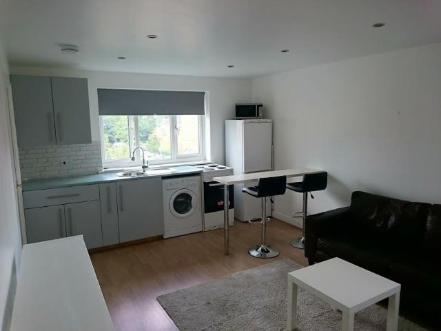 Windmill Drive, London NW2, 1 bed flat to rent, £1,490 pcm | PrimeLocation