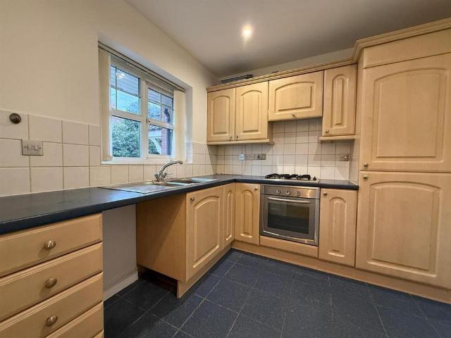 Windmill Hill, Halesowen, West Midlands 2 bed terraced house to rent £975 pcm £225 pw