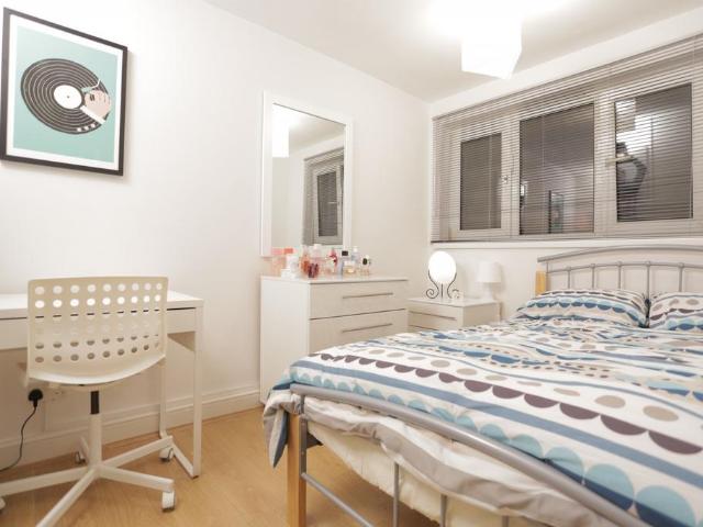 Windmill Lane 4 bed flat share to rent £1,000 pcm £231 pw