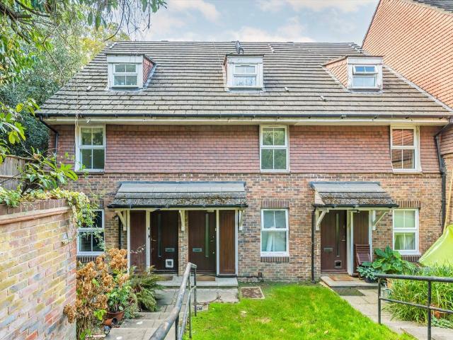 Windmill Rise, Kingston Upon Thames KT2, 2 bed maisonette to rent, £2,100 pcm | PrimeLocation