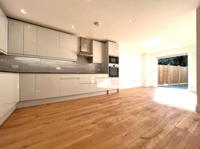 Windmill Road, London W5, 2 bed maisonette to rent, £2,500 pcm | PrimeLocation