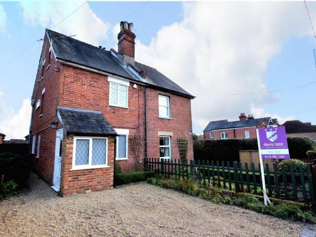 Windmill Road, Reading RG7 3 bed semi detached house to rent £1,750 pcm £404 pw