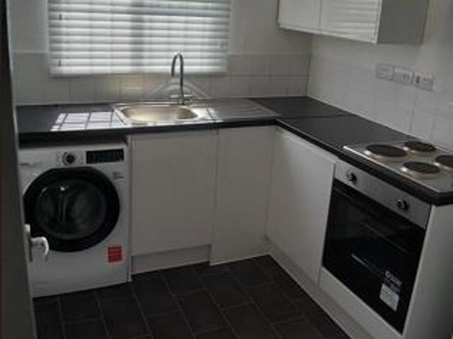 Windmill Street, Gravesend DA12 2 bed flat to rent £1,350 pcm £312 pw