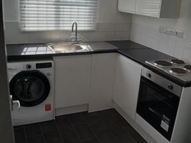 Windmill Street, Gravesend DA12, 2 bed flat to rent, £1,350 pcm | PrimeLocation