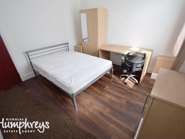 Windsmoor Street, Stoke On Trent ST4 3 bed terraced house to rent £1,191 pcm £275 pw