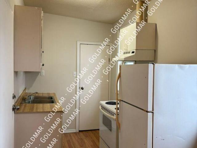 Windsor ON N9A 1K2 102675148
