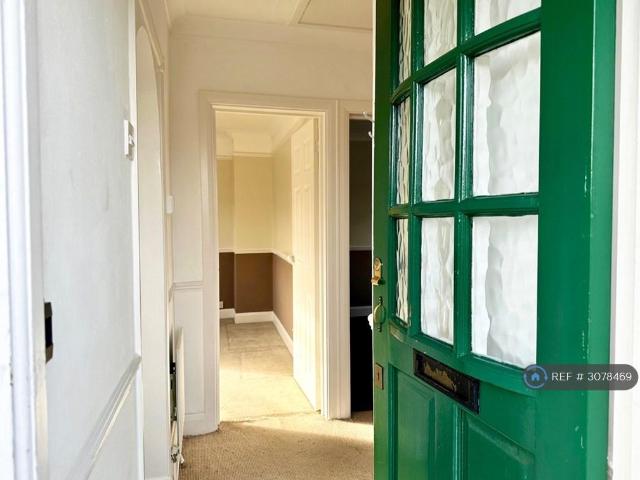 Windsor Avenue, London, SW19 2 bed maisonette to rent £1,700 pcm £392 pw