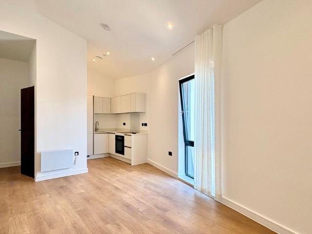 Windsor Bridge Road, Bath BA2, 1 bed flat to rent, £1,750 pcm | PrimeLocation