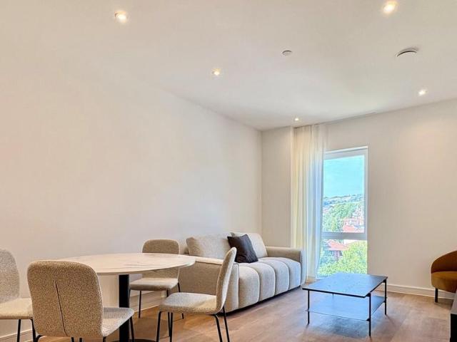 Windsor Bridge Road 1 bed flat to rent £1,825 pcm £421 pw