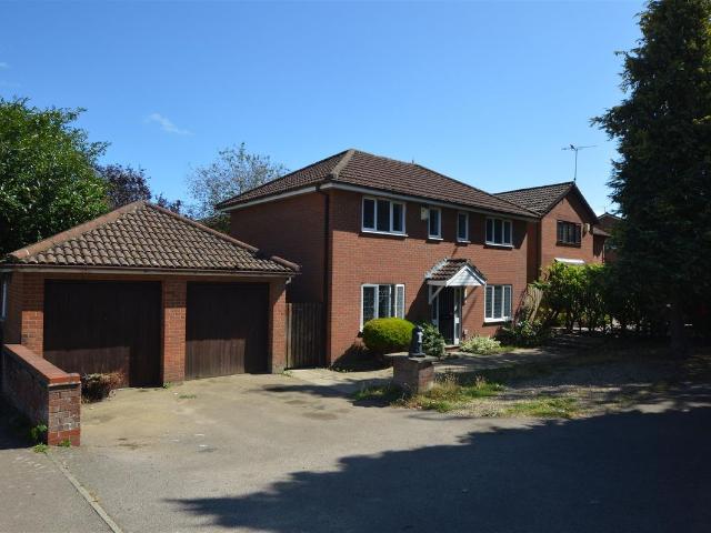 Windsor Chase, Taverham NR8, 4 bed detached house to rent, £1,750 pcm | PrimeLocation