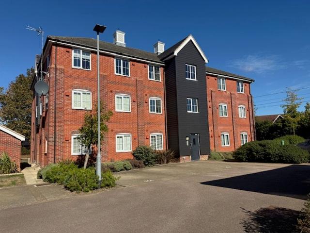 Windsor Court, Needham Market IP6, 2 bed flat to rent, £1,000 pcm | PrimeLocation