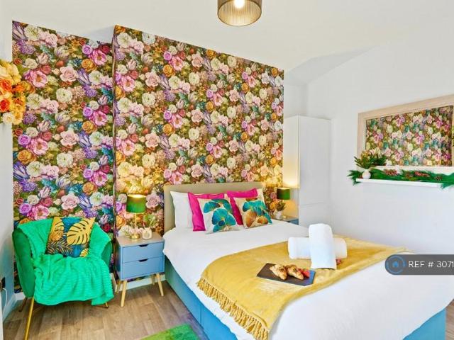 Windsor Court, Brighton, BN1 1 bed flat to rent £2,500 pcm £577 pw