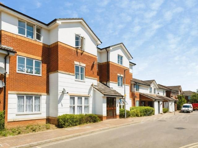 Windsor Court Gillingham ME7 2 bed apartment to rent £1,225 pcm £283 pw
