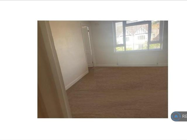 Windsor Court, London, N11 1 bed flat to rent £1,378 pcm £318 pw