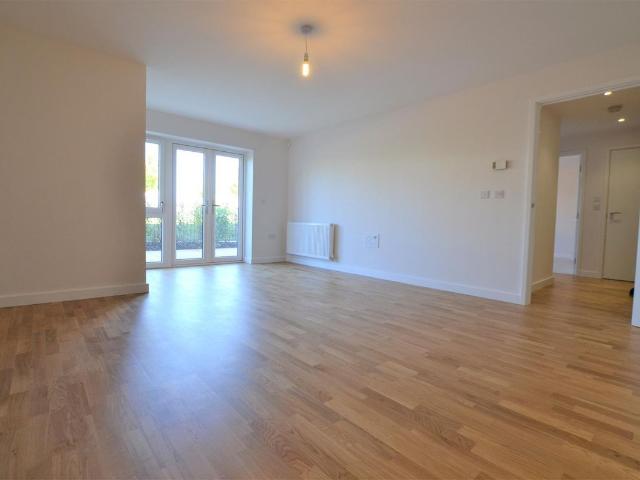 Windsor Court, West Drayton UB7, 2 bed flat to rent, £1,675 pcm | PrimeLocation