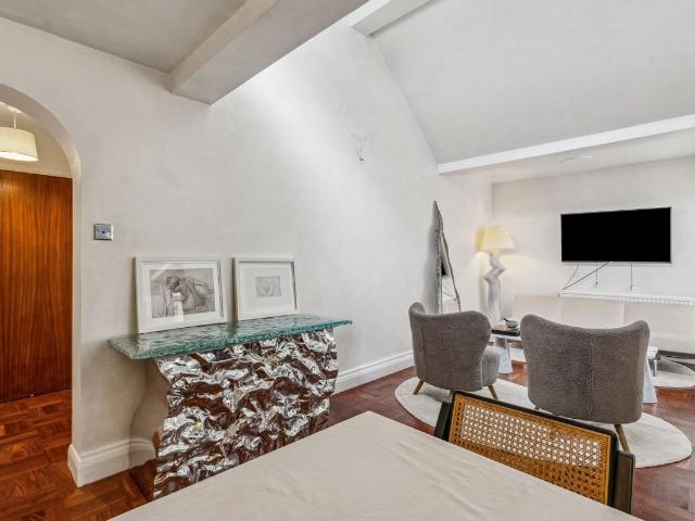 Windsor Court, 20 Frogmore SW18, 1 bed flat to rent, £2,250 pcm | PrimeLocation