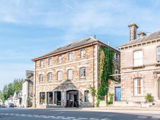 Windsor Place, Liskeard, PL14 3 bed flat to rent £775 pcm £179 pw