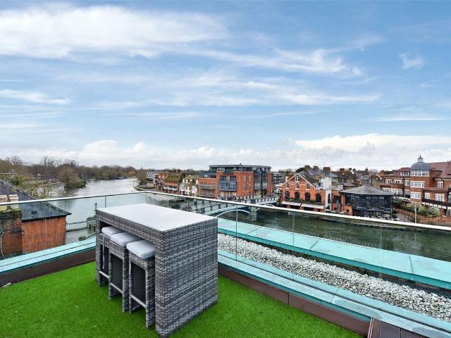Windsor Quay, Thameside, Windsor, Berkshire SL4, 2 bed flat to rent, £4,500 pcm | PrimeLocation