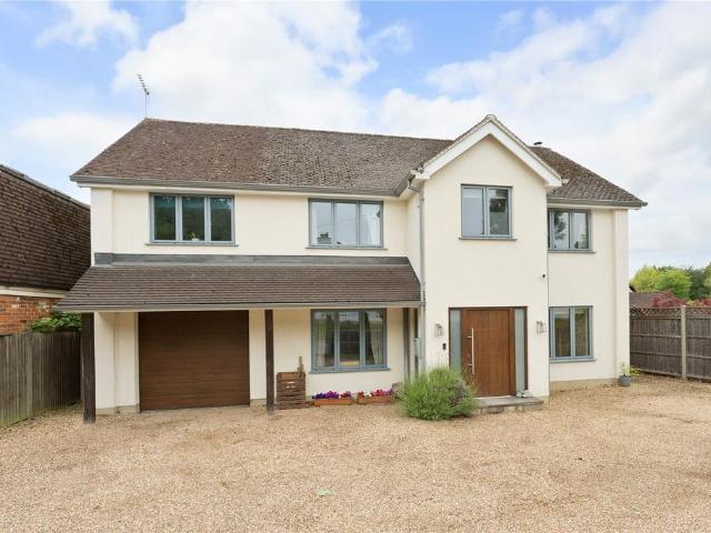 Windsor Road, Chobham, Woking. 5 bed detached house to rent £5,500 pcm £1,269 pw