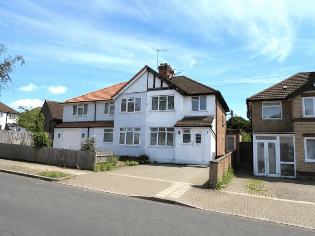 Windsor Road, Harrow, Middlesex HA3 4 bed semi detached house to rent £2,600 pcm £600 pw