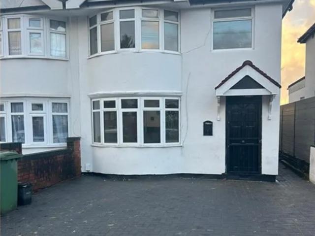 Windsor Road, Harrow HA3, 4 bed semi detached house to rent, £2,500 pcm | PrimeLocation
