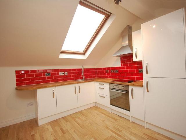 Windsor Road, London, N3 3SS, United Kingdom | 2 bed duplex for rent #137167895 | Rentberry