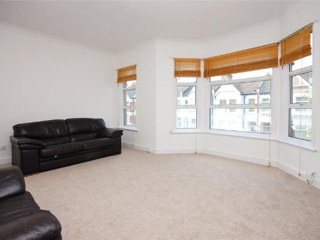 Windsor Road, London, NW2 2 bed apartment to rent £1,841 pcm £425 pw