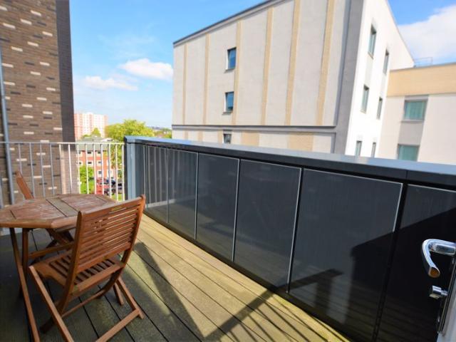 Windsor Road, Slough SL1, 2 bed flat to rent, £1,500 pcm | PrimeLocation