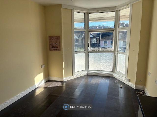 Windsor Road, Torquay TQ1, 1 bed flat to rent, £695 pcm | PrimeLocation