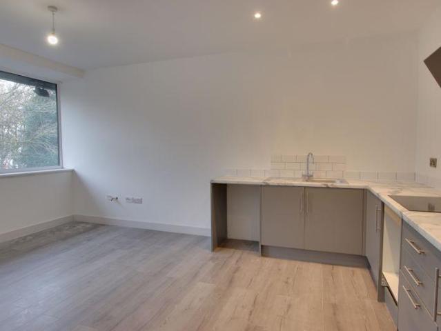 Windsor Road, Trowbridge 1 bed apartment to rent £765 pcm £177 pw