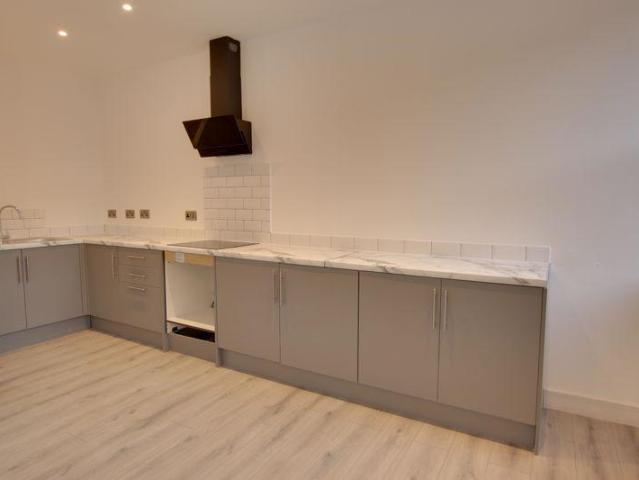 Windsor Road, Trowbridge 1 bed apartment to rent £765 pcm £177 pw