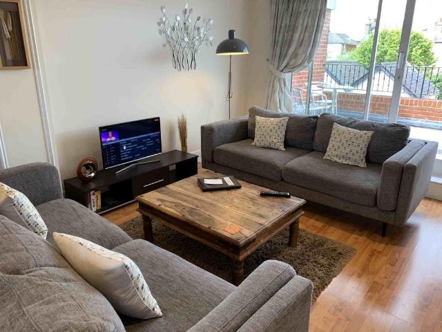 WINDSOR ST LEONARDS ROAD UNFURNISHED 2 bed flat to rent £1,950 pcm £450 pw