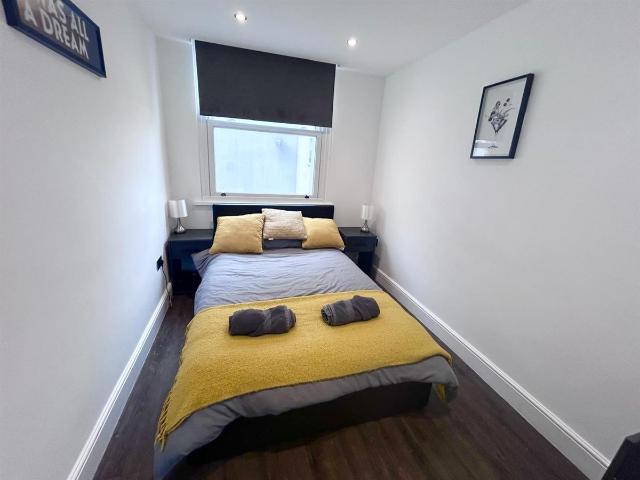 40 Windsor Court, Brighton BN1, 1 bed flat to rent, £1,300 pcm | PrimeLocation