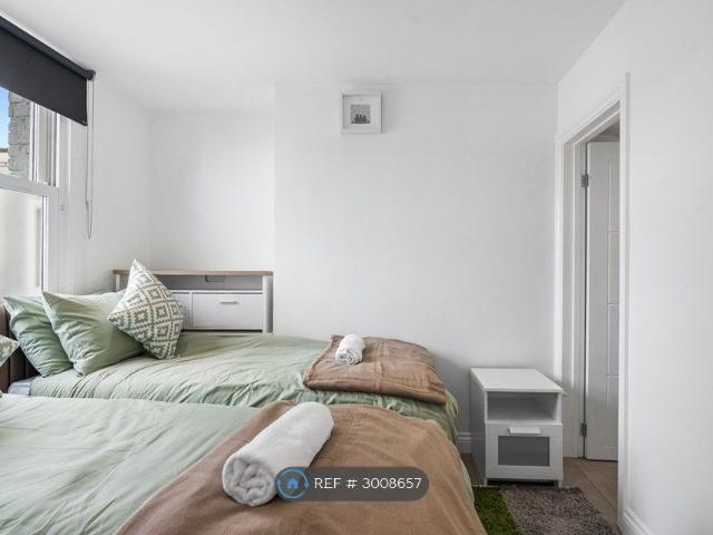 Windsor Street, Brighton BN1, 1 bed flat to rent, £2,750 pcm | PrimeLocation