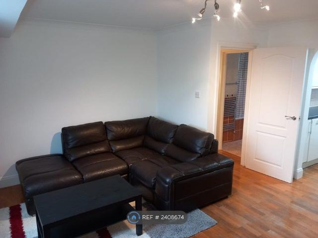 Windsor Street, Luton LU1, 2 bed flat to rent, £1,200 pcm | PrimeLocation
