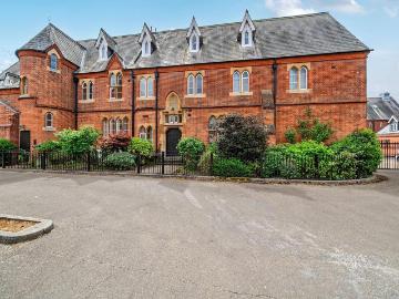 Windsor, SL4 2 bed apartment to rent £2,500 pcm £577 pw