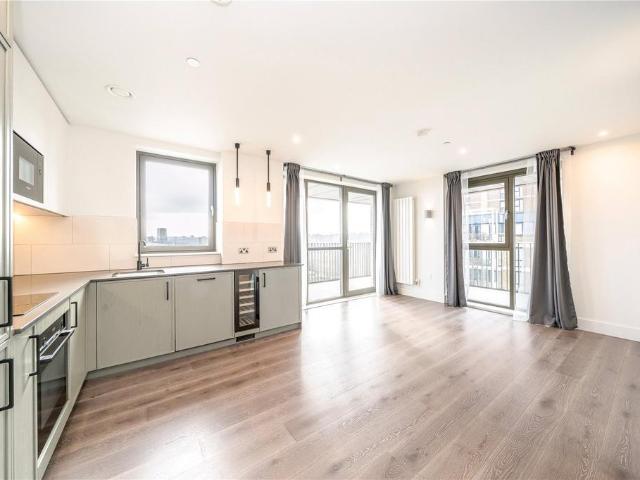 Windsor Square, Royal Arsenal. 2 bed apartment to rent £2,500 pcm £577 pw