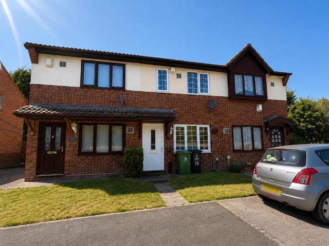 Windsor Walk, Wednesbury WS10 2 bed terraced house to rent £950 pcm £219 pw