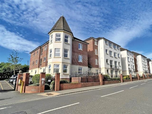 Windsor Way, Aldershot GU11, 2 bed property to rent, £1,350 pcm | PrimeLocation