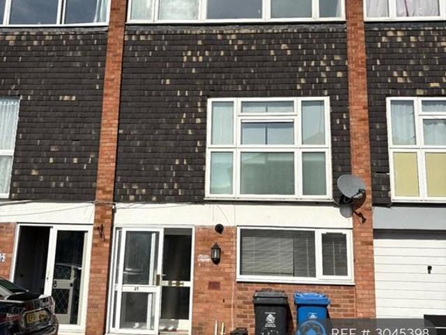 Windrush Way, Maidenhead, SL6 4 bed terraced house to rent £2,350 pcm £542 pw
